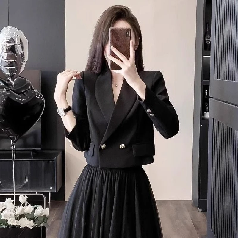 

2025 женский черный короткий пиджак весна/осень модный маленький модный пиджак с миниатюрным дизайном