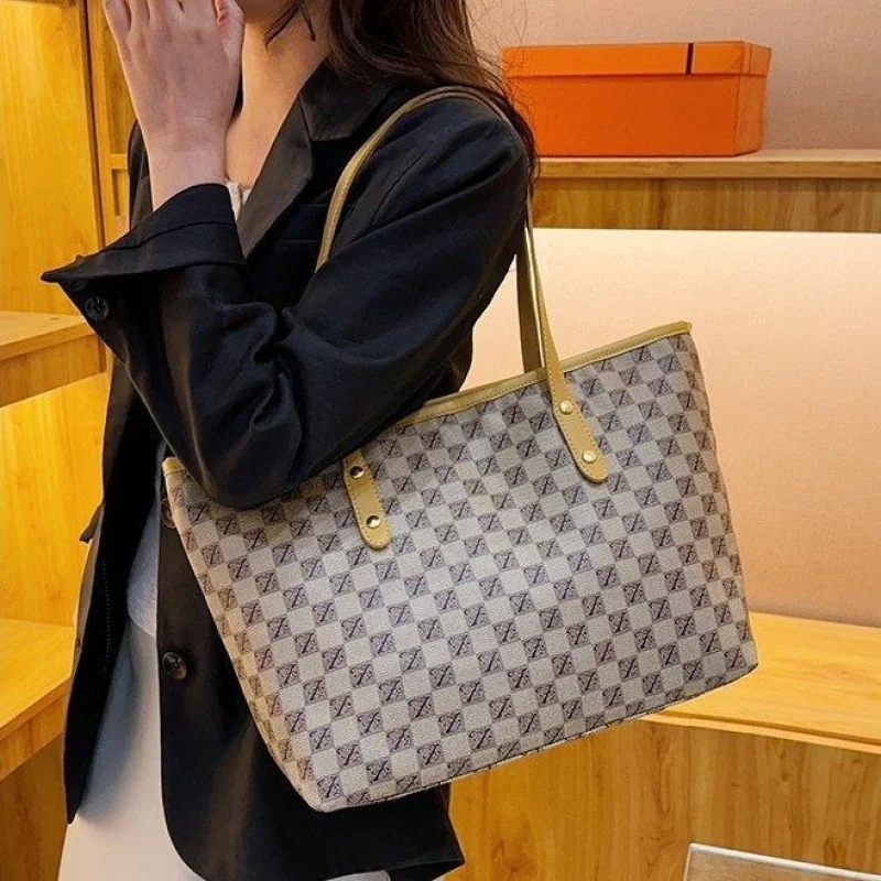 

High-End Ladies Handbag Crafted From Houndstooth Leather Featuring Casual Vintage And Paris High-End Daily Style​