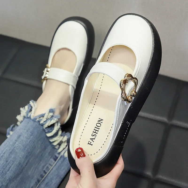 

Fashionable Slippers for Women's Outwear 2024 New Versatile Colored Step on Shit Feeling Thick Sole Baotou Vulcanized Slippers