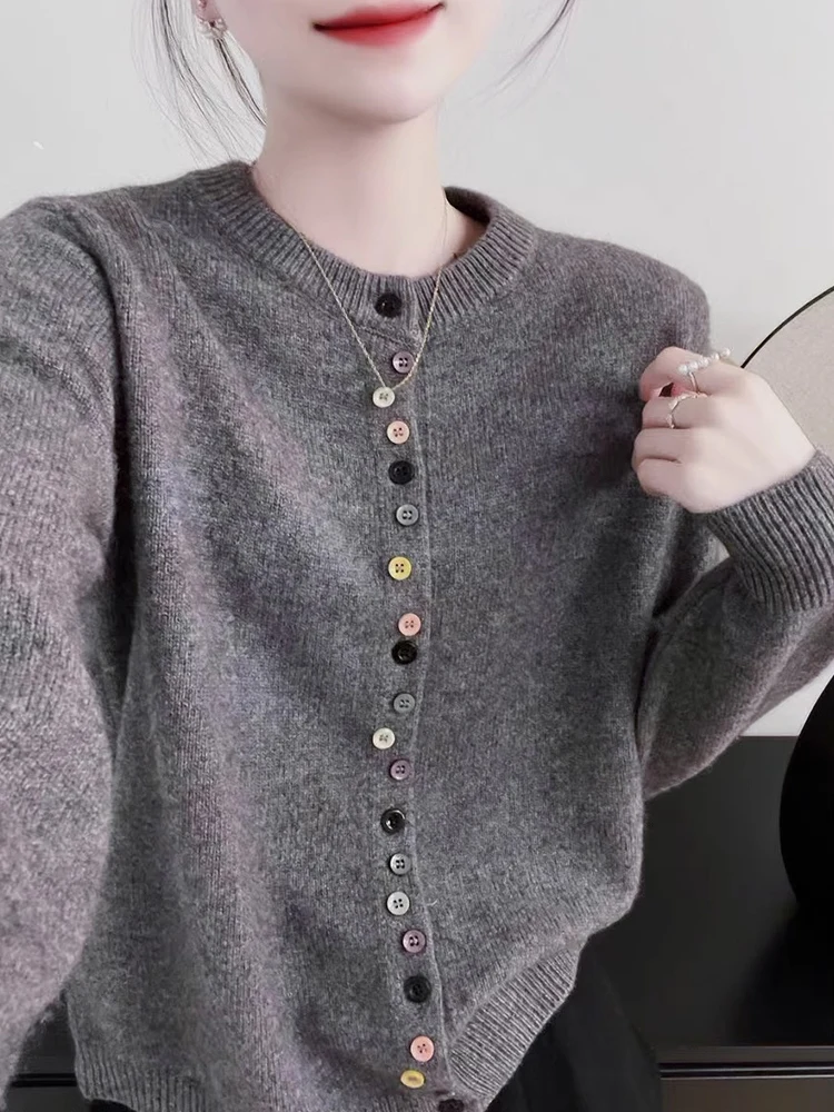 

Мягкий шерстяной вязаный свитер, женский осенний кардиган на пуговицах для похудения, антивозрастной красный топ Fem