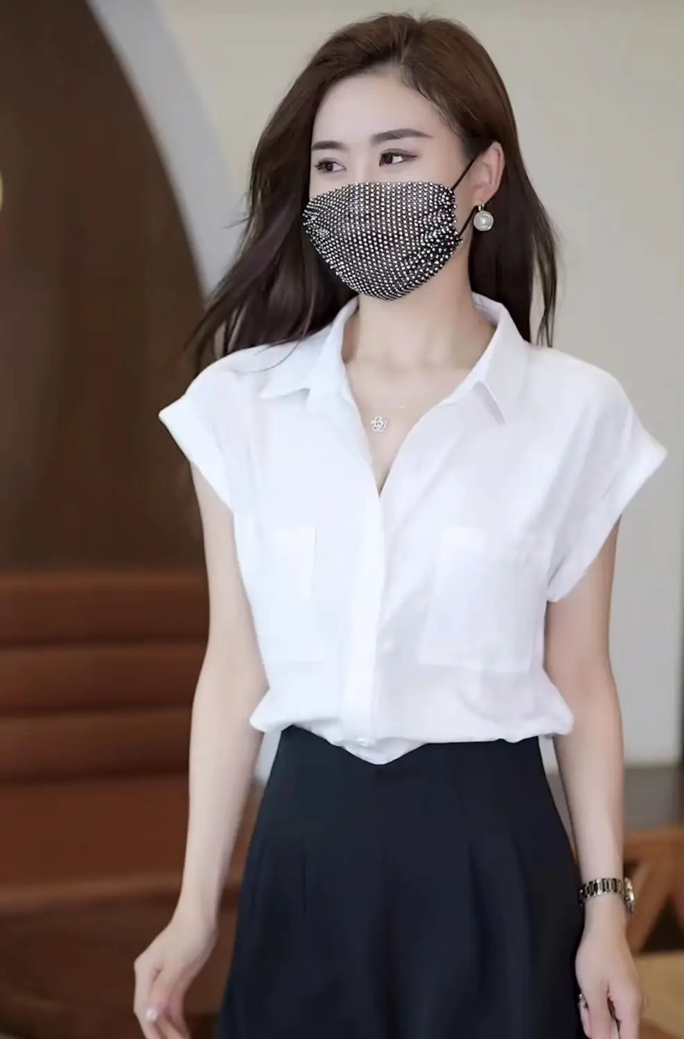 Camicia a maniche corte alla moda di nicchia sensuale di design Top da donna in estate Nuovo stile coreano Versatile chiffon dimagrante allentato