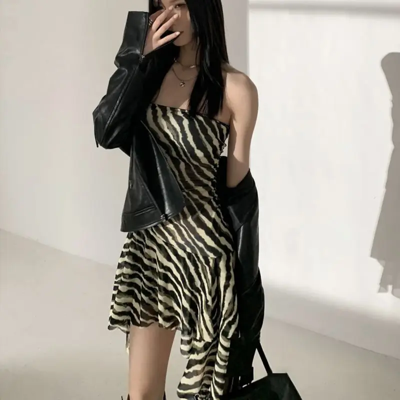 

Sexy Zebra Print Strapless Dress for Women 2026 Summer New Style Fashionable Waist-cinching Design Niche Irregular Short Skirt