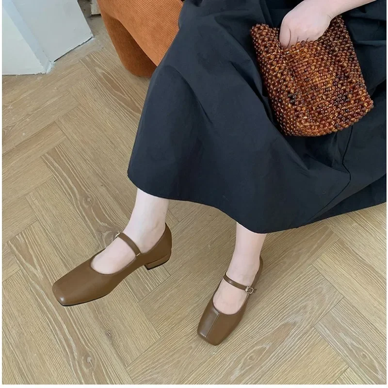 2023 Nieuwe Damesschoenen Vrouwen Trendy Street Gesp Enkele Schoenen Vrouwen Mode Meisjes Mary Jane Schoenen Elengt Flats Hak Schoenen