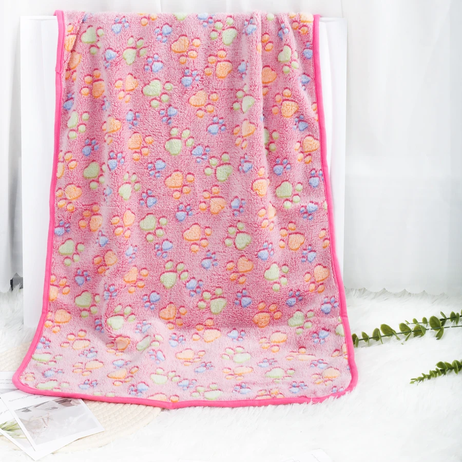 Soft Fluffy High Quality Pet Blanket Flannel Dog Sleep Blanket Paw Print Pattern Hamster Mat Warm Comfortable Cat Dog Blankets