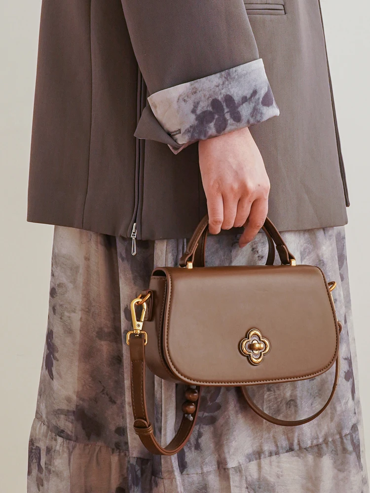 Fashionable Simple Women's Crossbody Bag 2026 New Style Handbag Saddle Bag Soft PU Leather Retro Zipper Closure Casual Handbag