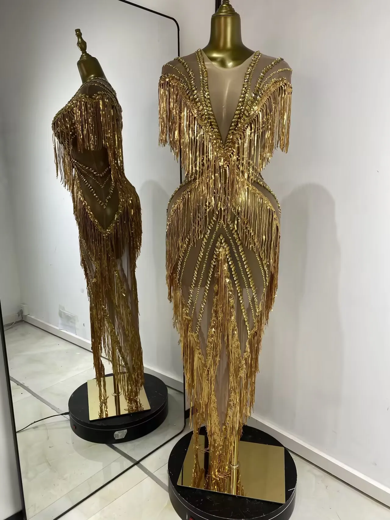 

Женское сексуальное прозрачное платье со стразами, роскошные макси-костюмы с длинным рукавом и круглым вырезом, длинные вечерние клубные вечерние музыкальные фестивальные сценические костюмы