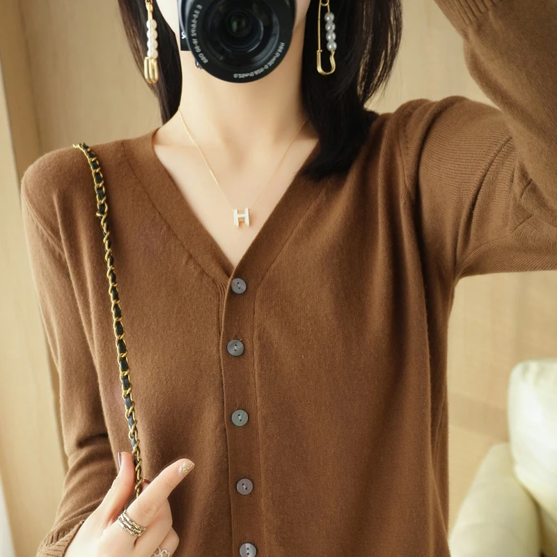 New V-Neck Knitted Cardigan For Spring And Autumn, A Korean-Style Fashionable And Comfortable Knitted Sweater For Women-ZD035