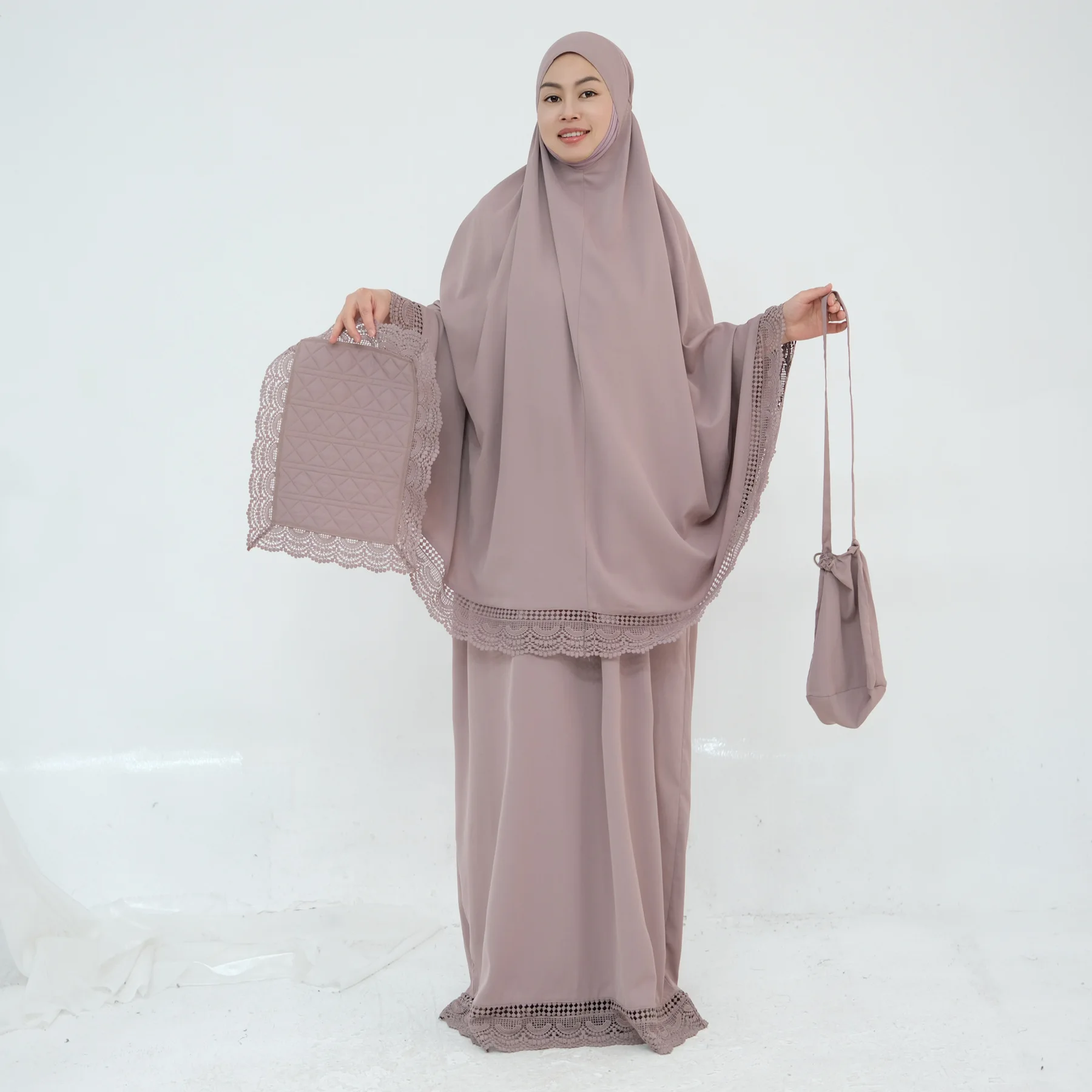 

FW25 MIZON Prayer 4pcs Set for Muslim Women with HIgh Quality Spandex Fabric with Lace-Adorned Headscarf Portable Storage bag