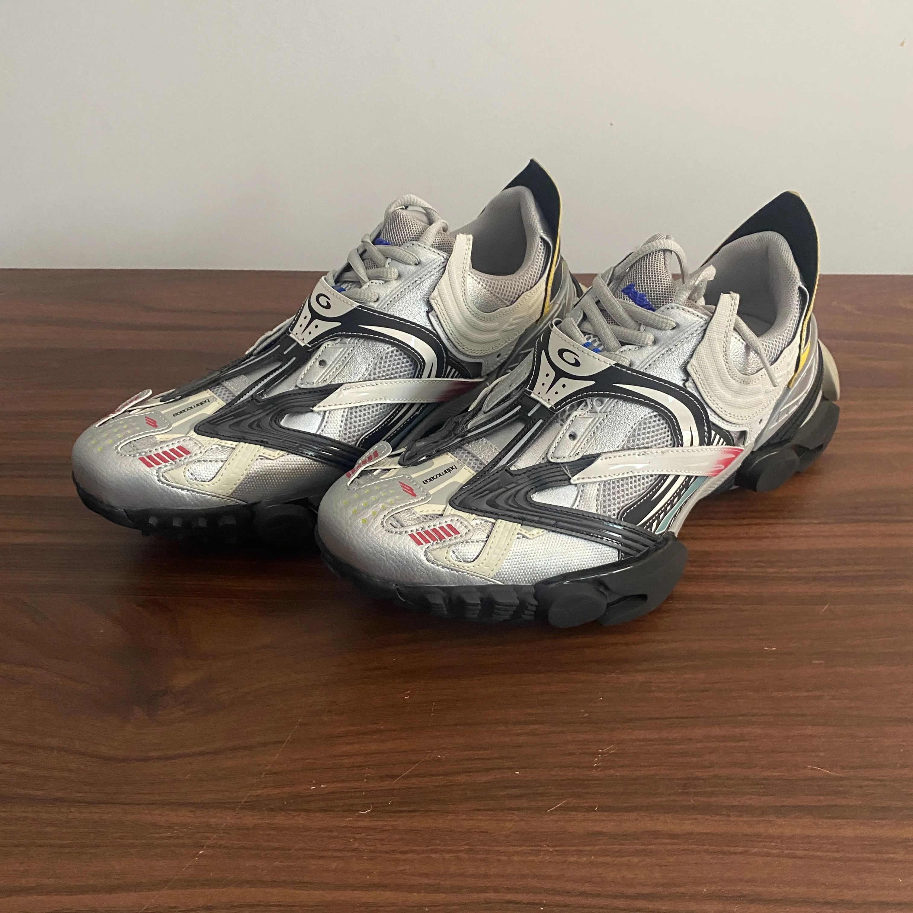 Spring new High quality street sports style sneakers men's daily wear mesh breathable shoes men's women's