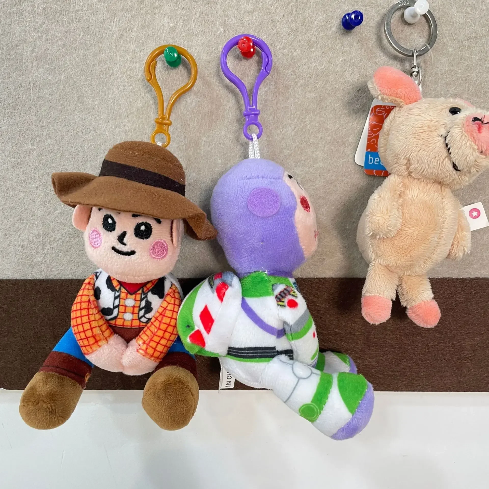 Porte-clés en peluche Disney Toy Story, Woody, Buzz Lightyear, Lotso, figurine d'anime, pendentif de sac en peluche, marionnette, jouets cadeaux