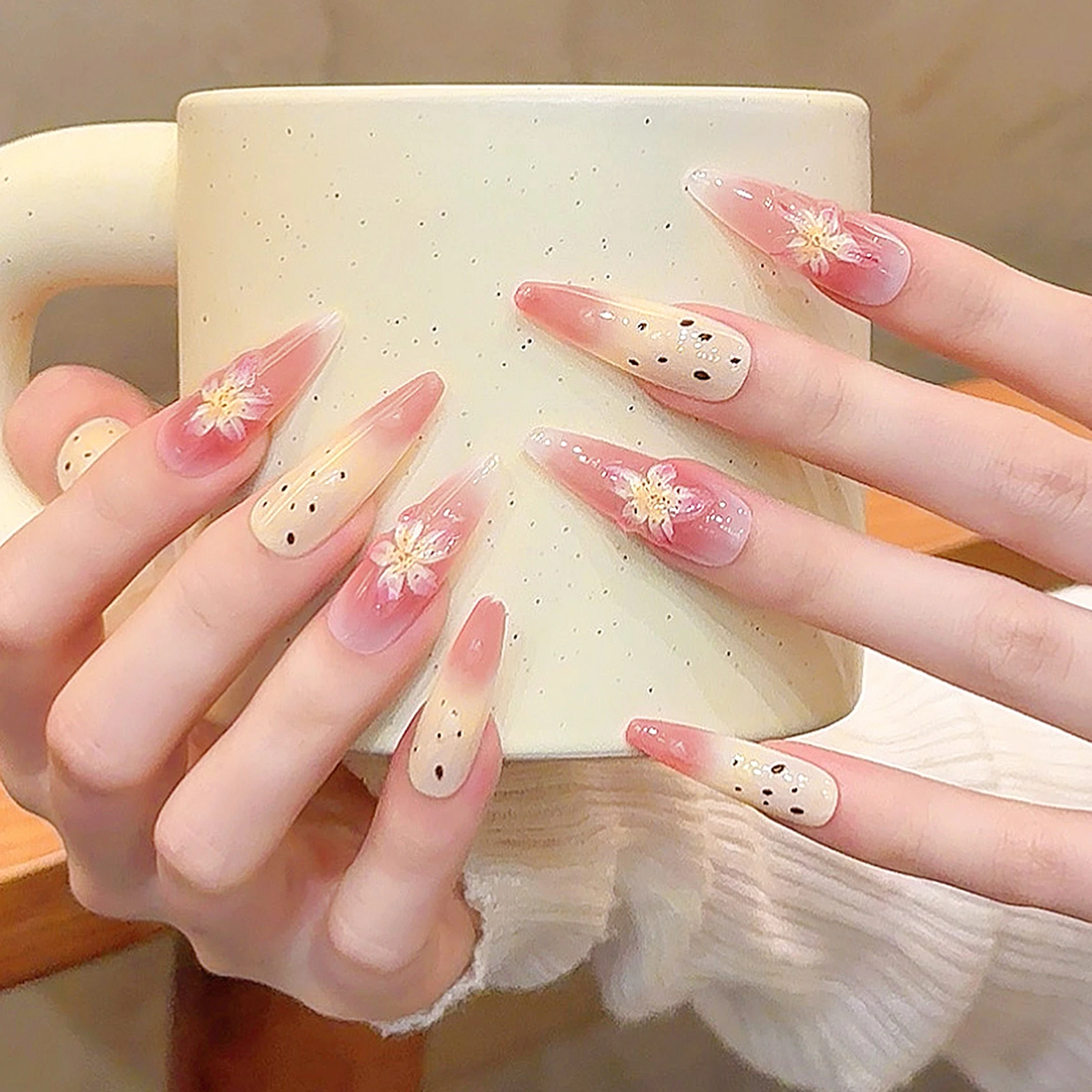 Gradient Pink Fake Nails Handmade Press On Nails With Hand Drawn Flowers Full Cover Wearable Long Pointed Stiletto False Nails