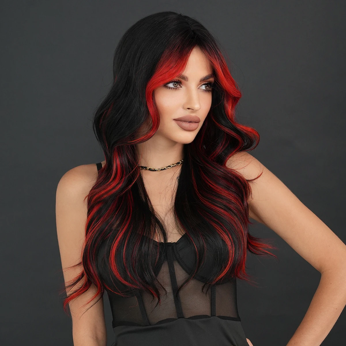 NAMM Highlight Skunk Red Wig Body Wave Synthetic Black Wig for Women Daily Party Use Highlight Red Wavy Wigs with Fluffy Bangs