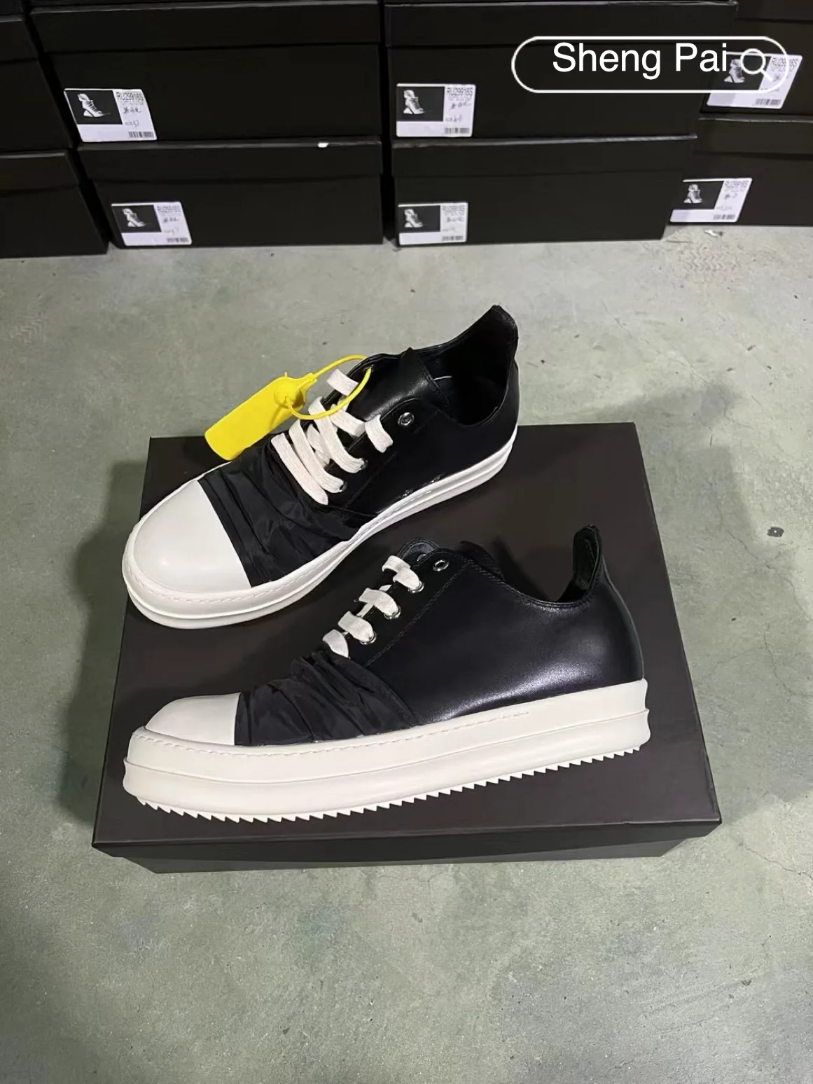 

Men Shoes Leather Casual Shoes For Men Sneakers Ricks Cowhide Low Top with Black Pleated Cloth Flats Women's Ankle Shoes