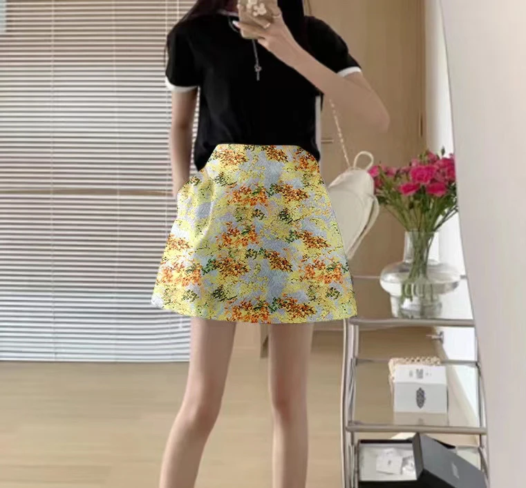 하이 웨이스트 플레어 미니 스커트 꽃 프린트 다목적 폴리 에스터 패브릭 포켓 디테일 여름 컬렉션 여성 패션