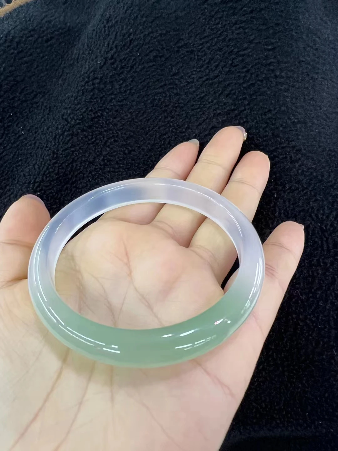 

Latest Delicate Ice Seed Aoyama Dai Half Mountain Half-Water Handring Jade Bracelet Chalcedony Bangles Fine Jewelry