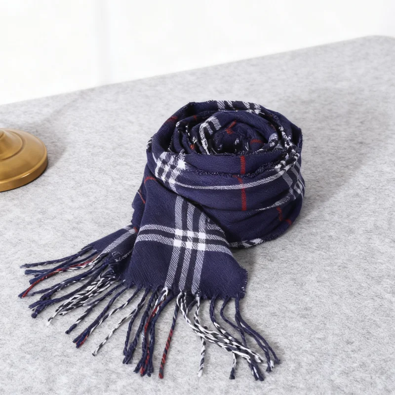 1/2 Stück Marineblauer Schal, modischer britischer Karomuster-Schal aus Kaschmirimitat, Herbst- und Winterstil, warmer Schal für Männer und Paare. – Detail 1