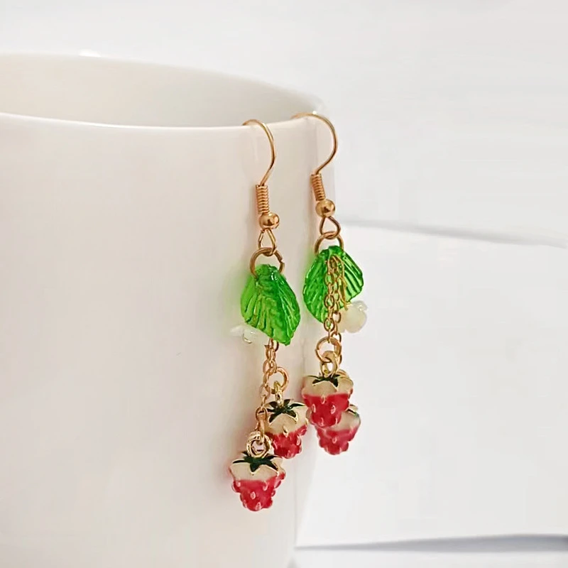 Hübsche kleine Himbeer-Ohrringe für Frauen, grüne Blätter, weiße Blume, rote Beeren-Frucht-Ohrringe, süße Verzierungen, Sommer-Schmuckgeschenk – Detail 9