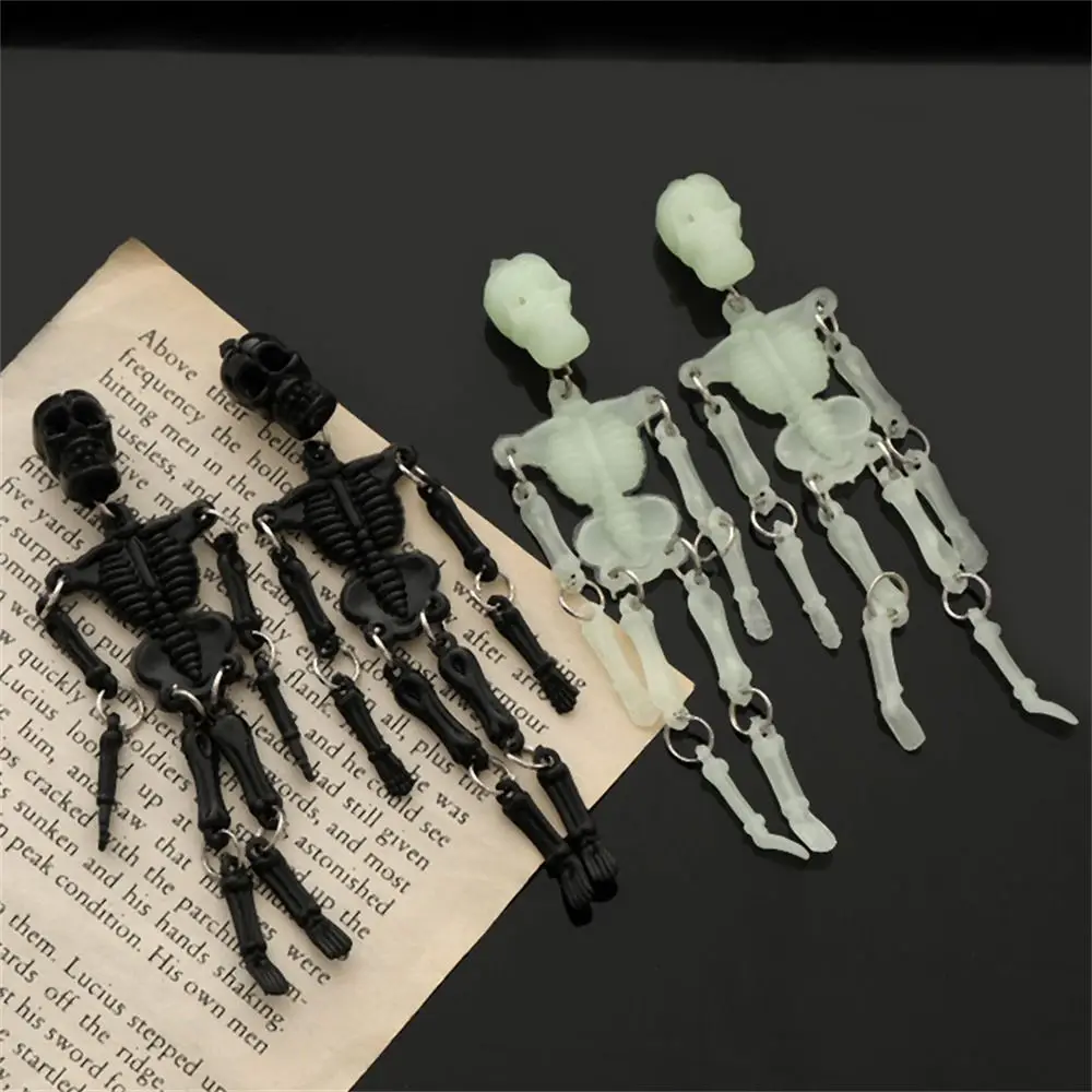 Luxury Gothic Accessories Fashion Korean Multi-joint Jewelry Luminous Keyring Skeleton Keyring Car Keychains Skull Keychain