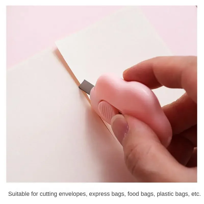 Cute Cartoon Mini Portable Retrátil Paper Cutter, Clouds Express Unboxer, Parcel Opener, Utility Knife, Paper Box