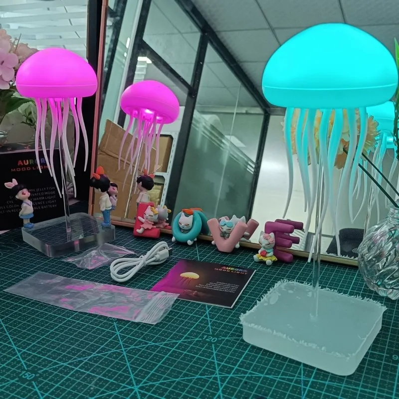 音声制御クラゲナイトライト、浮遊回転タッチフット、フルカラーグラデーションデスクトップ装飾ライト