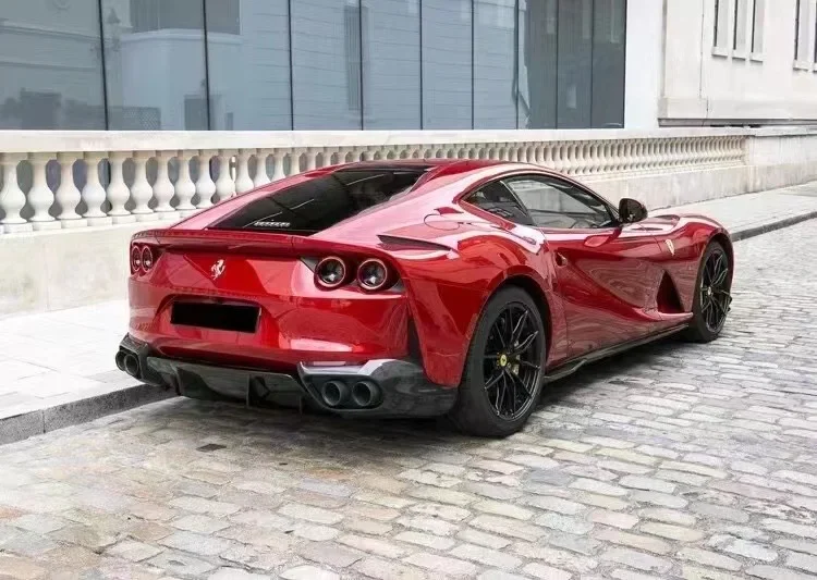 جاف OEM الكربون الجبهة الشفاه الخلفية الناشر هود الزخارف التنانير الجانبية لفيراري 812 سوبرفاست