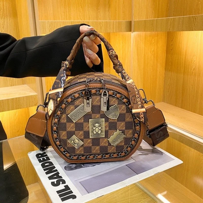 حقائب اليد الراقية حقيبة مستديرة للنساء عادية فاخرة موضة شخصية حقيبة كروسبودي شارة الدب نمط حقيبة الكتف ساعي