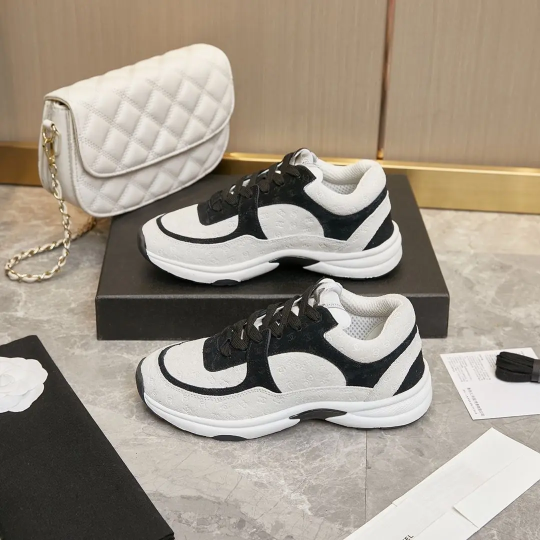 Men Women Black White Color Block Embossed Suede Thick Sole Running Shoes PU Splicing Low Top Shoes Retro Couple Lace-up Anti-slip Jogging Sneakers