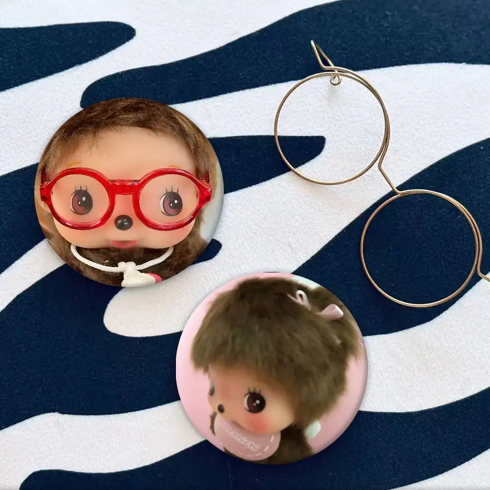 لطيف الكرتون M-monchhichis-s شارات الطرفية التلبيب دبابيس صفيح بروش مستدير لحقيبة الكتف اكسسوارات هدايا تذكارية