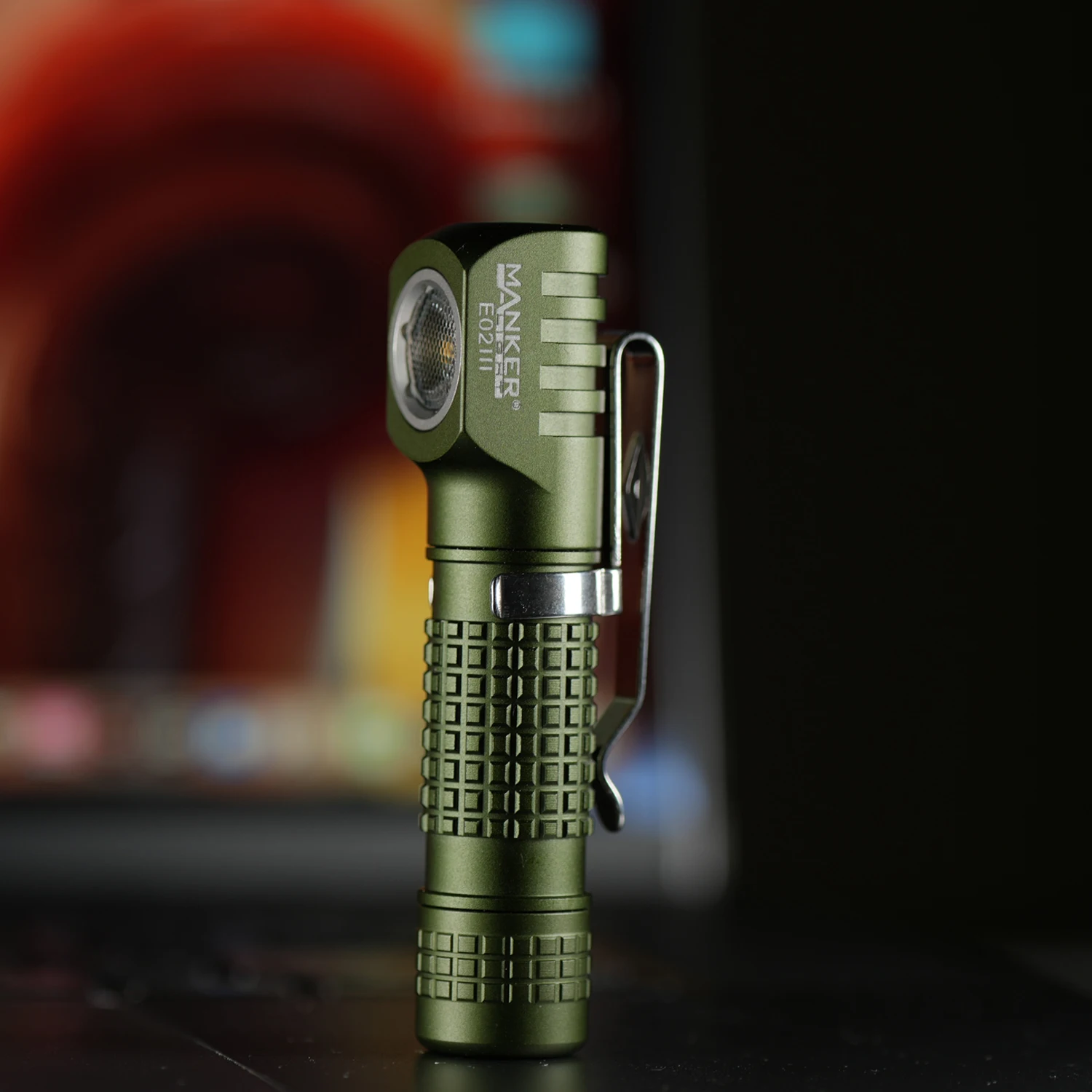 مصباح يدوي مانكرلايت E02 III ب - مراجعة Edc Everyday Carry Gear وسعره