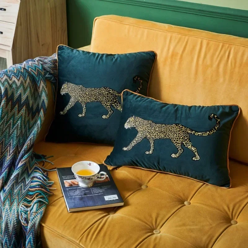 American Green Pillows Sofa Decorative Cushion Cover Golden Leopard Embroidery Velvet Pillowcase 30x50 45x45 For Home Hotel Sofa