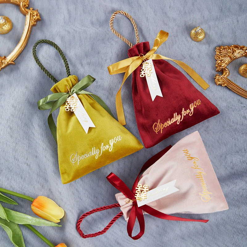 1Pcs Festive Velvet Thread Pouches For Packing Wedding Candies Smokes Chocolates bag Gift Jewelry Packing Ribbon Storage Pouches