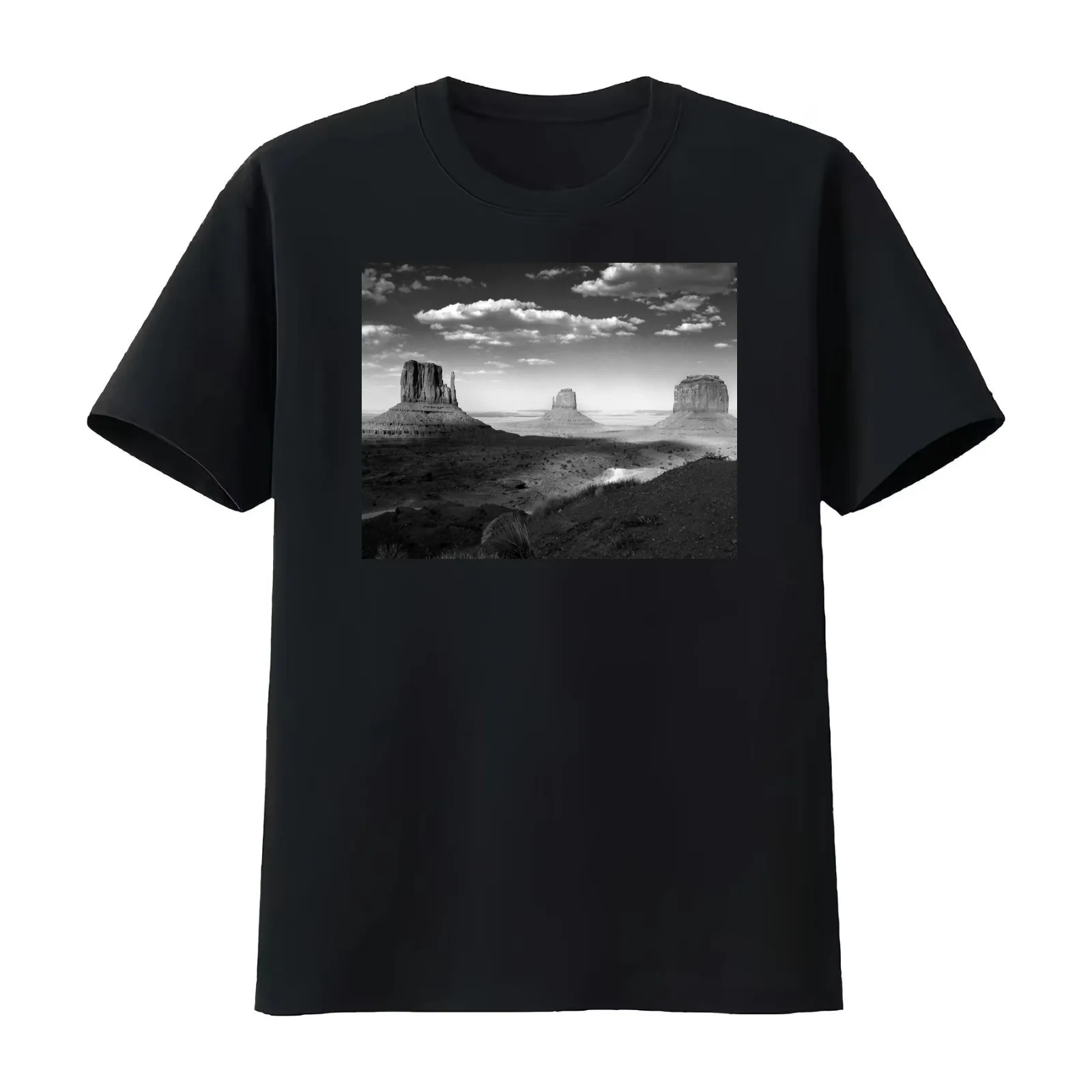 Monument Valley in Black & White T-Shirt Summer Casual Cotton Tee Oversized Streetwear Tops Vintage Graphic Print