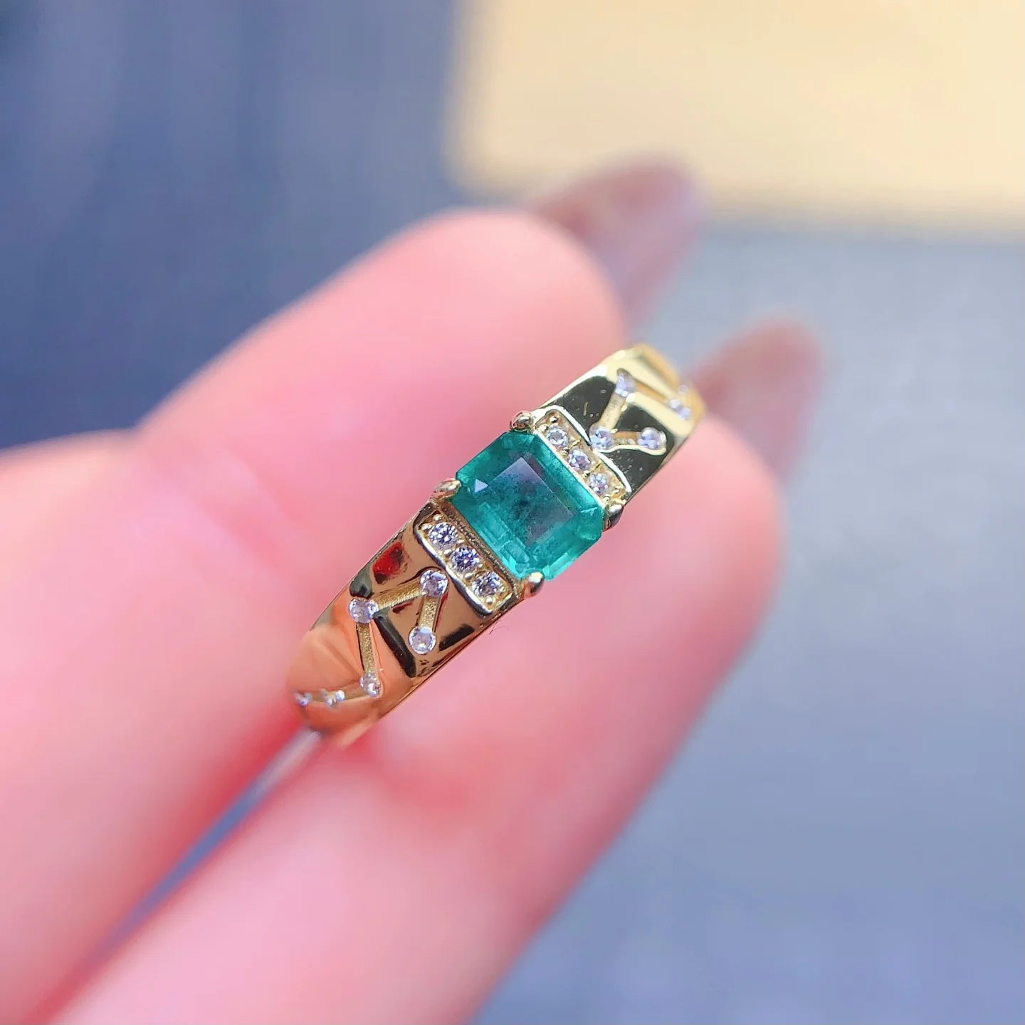 

Новое кольцо из серебра 925 пробы с изумрудом, элитное, универсальное, модное, легкое роскошное, женское