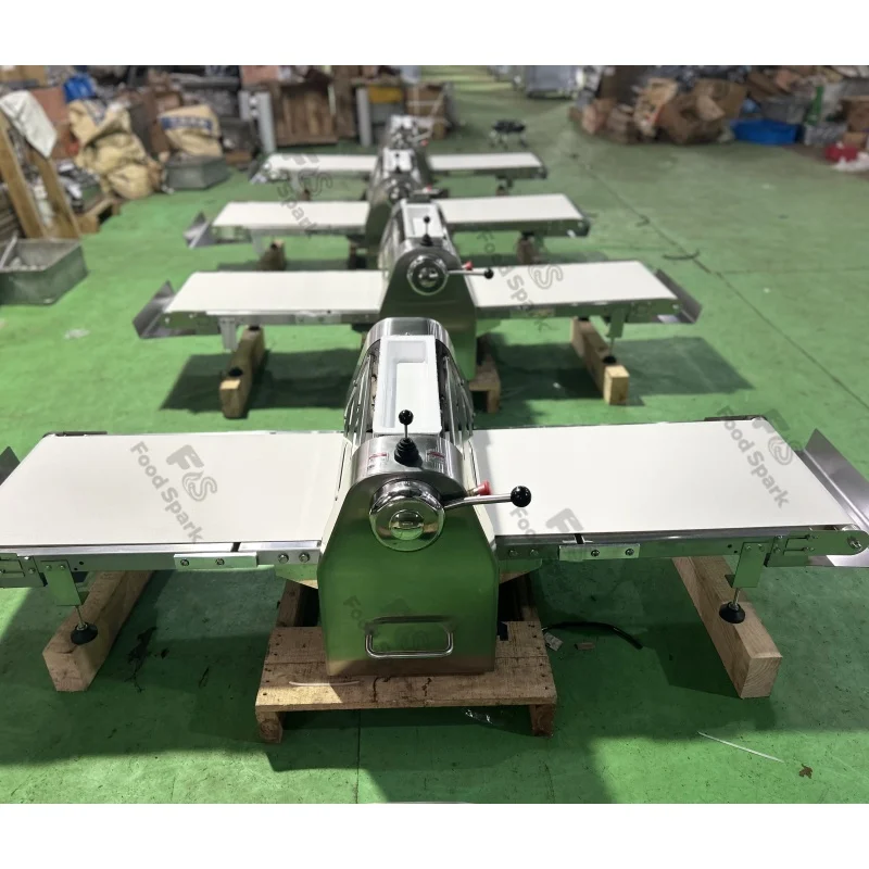 Commercial Bakery Electric Dough Sheeter Machine for Croissants Kitchen Use