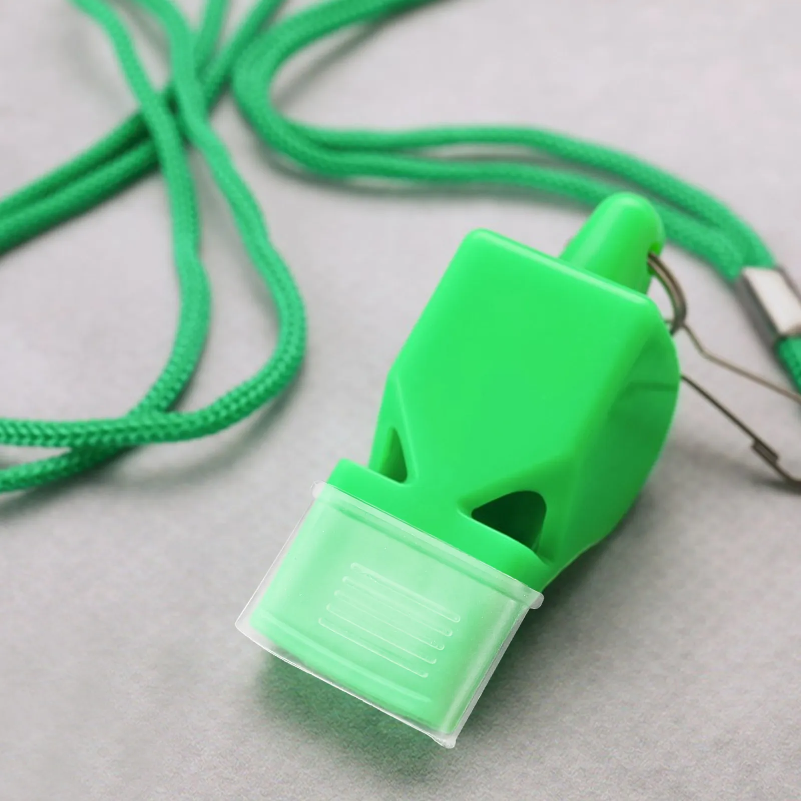 

12 шт. прозрачных защитных чехлов для свистков, аксессуары для судей, спортивных тренировок, футбола, замена оригинальных чехлов