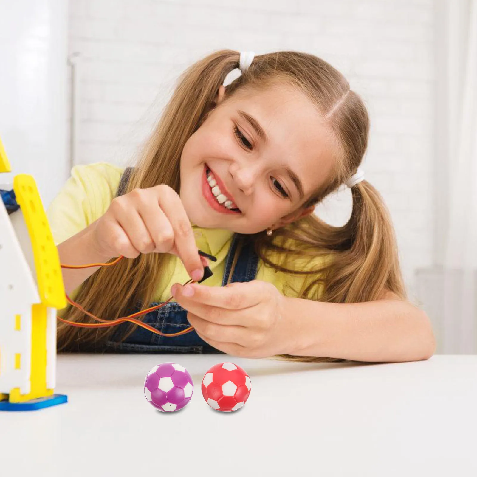 

16 шт. сменных мячей для настольного футбола, 28 мм, износостойкий материал, яркие цвета, аксессуар для игры в футбол, плавное движение