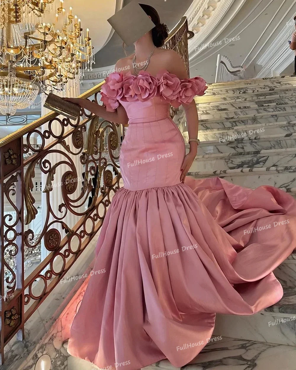 Abito da sera sexy con scollo a barca grazioso su misura, fiori fatti a mano, tubino, abito da sera drappeggiato senza schienale con strascico