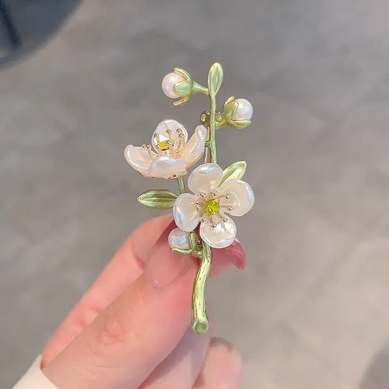 Broches de jazmín esmaltados verdes para mujer, alfileres de metal con diseño floral bohemio, broche esmaltado con diseño de planta pequeña de acrílico.