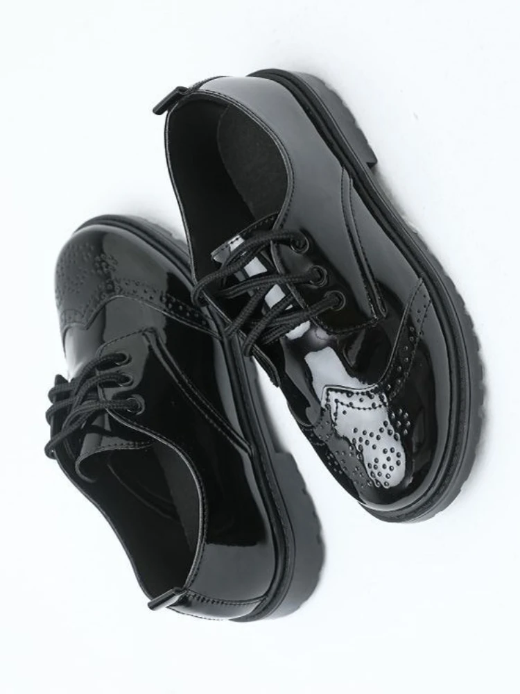 

Черные кожаные туфли для мальчиков на мягкой подошве в британском стиле, школьные глянцевые модельные туфли для больших детей, Новое поступление