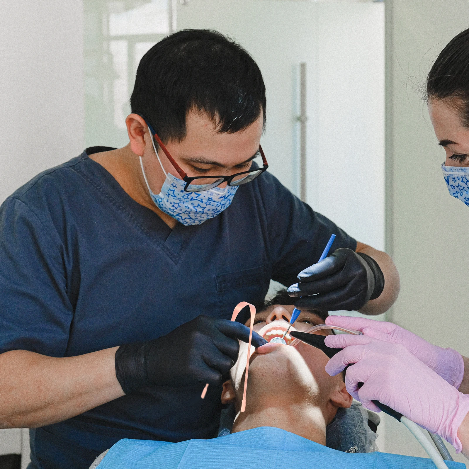 

1Pcs Cleaner Gold Reusable Ergonomic Handle Lightweight Compact Design for Effective Oral Care and Bad Breath