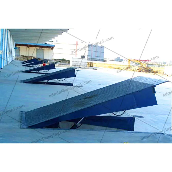 Hydraulic 300-600mm adjustable dock leveling container loading ramp