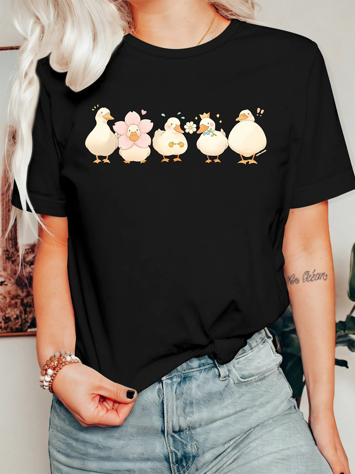 Women Crew Neck Tee Cute Cartoon Ducks Flower Design Graphic Print Short Sleeve Loose Ladies Cotton Plus Size Casual Top
