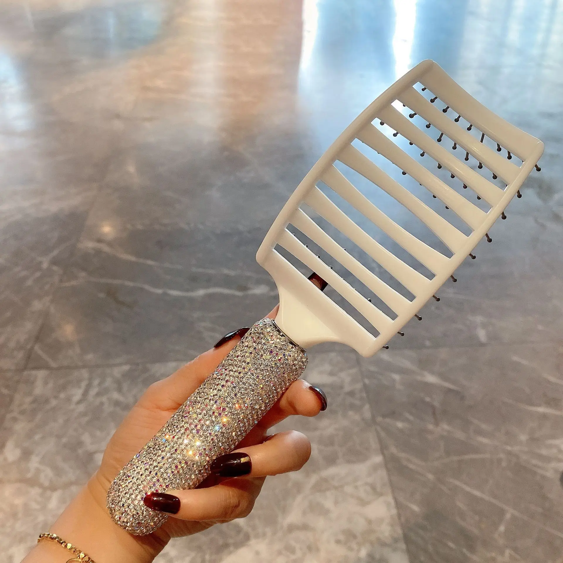 Diamond-set Ribs Comb Smooth hair Fluffy hair styling High cranial top object High appearance level home curling massage comb