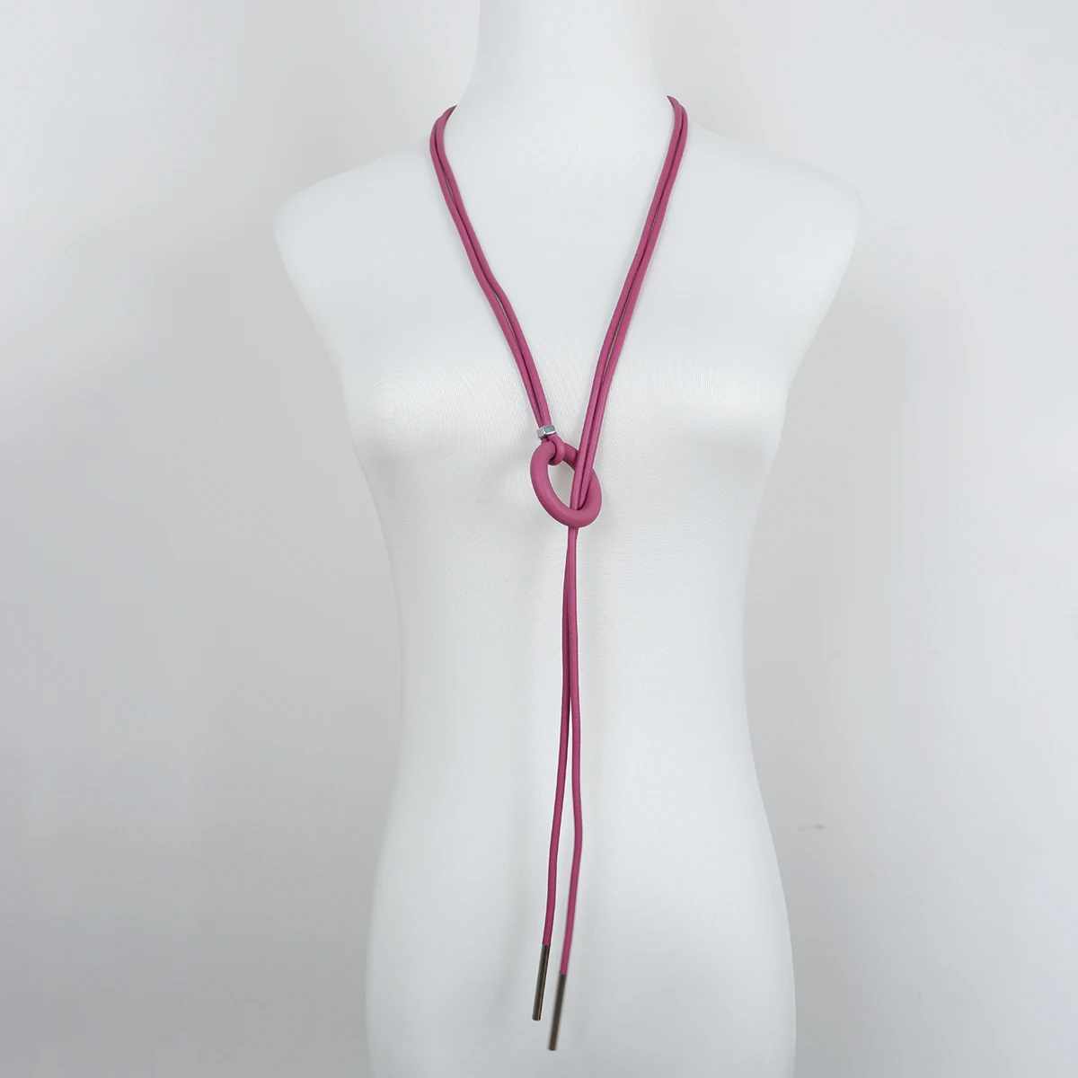UKEBAY Minimalistische Statement-Halskette mit Kreisanhänger, Gummi-Halskette, lange Kette, leicht, modischer Schmuck, Geschenk, Halskette für den täglichen Gebrauch – Detail 11