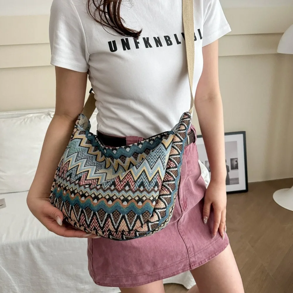 Large Capacity Ethnic Style Crossbody Bags Canvas Handbag Wave Shoulder Bag Dumplings Bag Embroidered Bohemian Tote Bag College