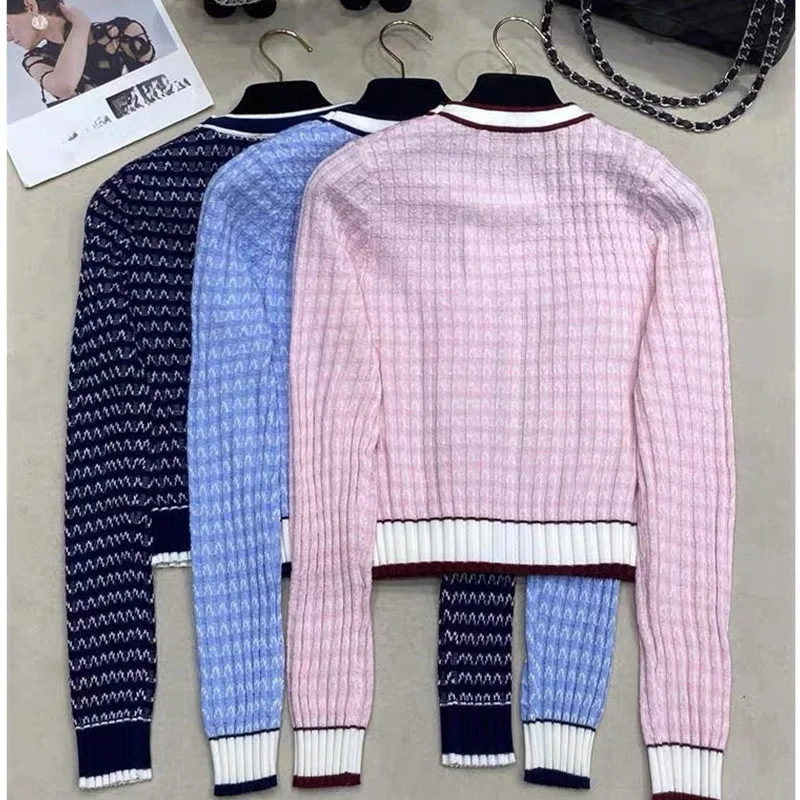 

Women Clothing V-neck Sweaters Slim Elasticity Vintage Knitted Pullovers Autumn Winter Chic Slim Tops Letter Diamonds Knitwear