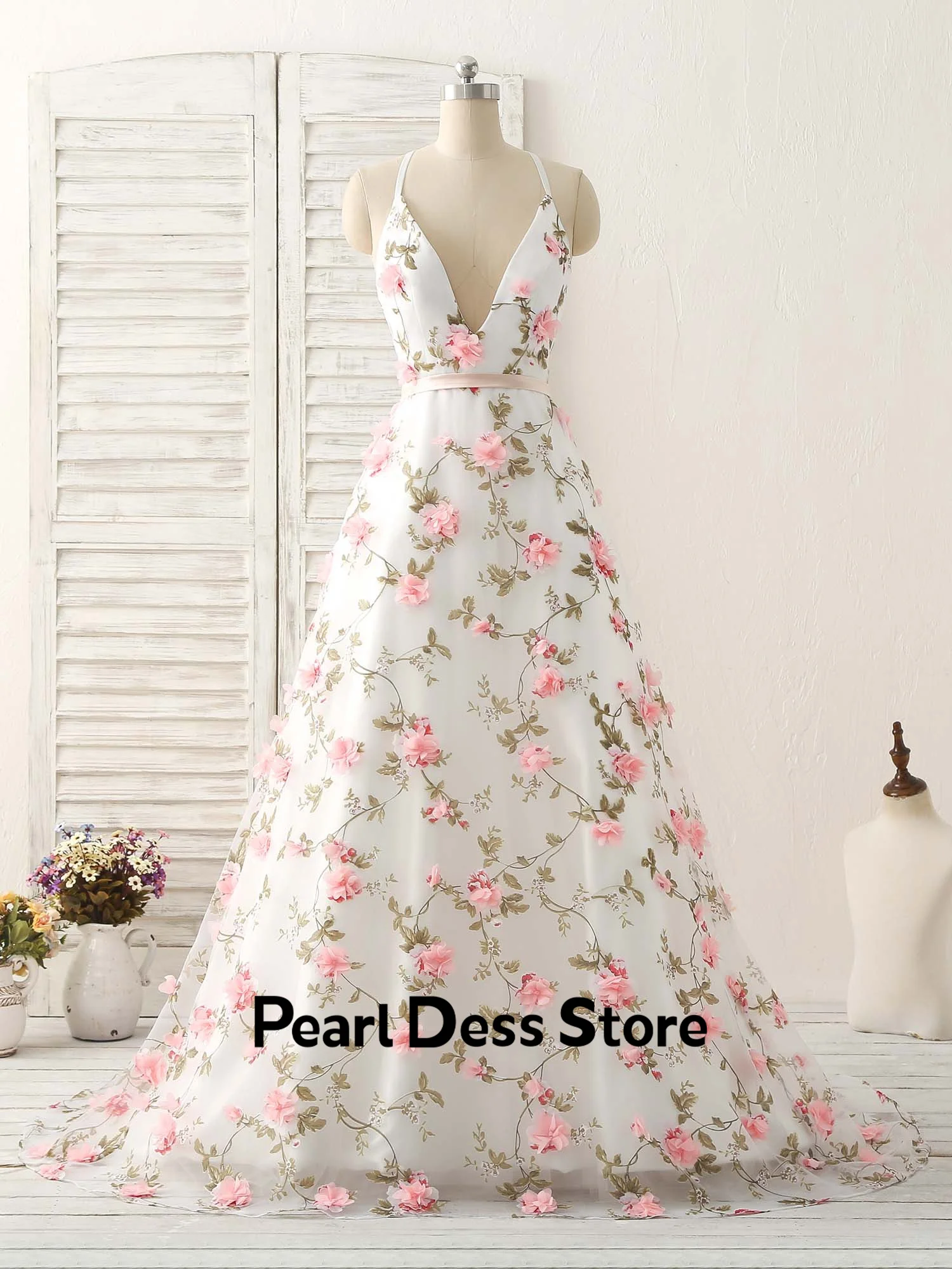 2024 New Deep V-neck and Thin Shoulder Strap Elegant Flower Print Dress Suitable for Special Occasions, Ball Evening Dresses