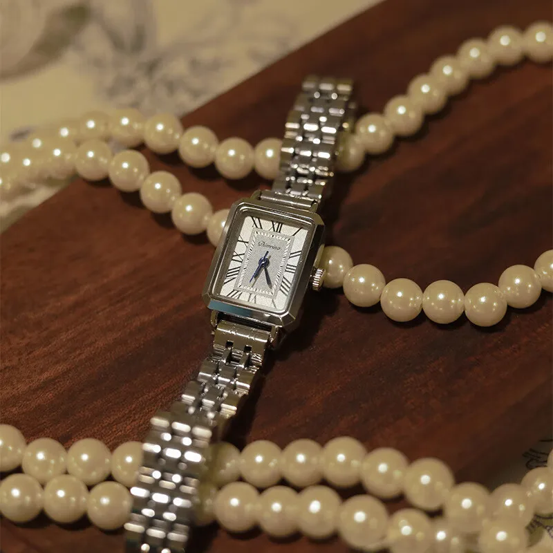 Exquisite Women'S Watches, Vintage Leather Strap Watches, Antique Women'S Watches, Women'S Accessories, Unique Timepieces.