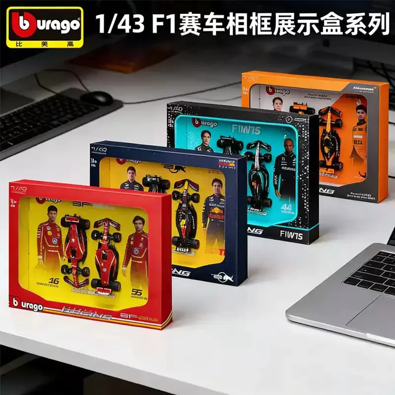

Коллекционный набор Bburago: Двойной комплект гоночных болидов F1 из сплава, масштаб 1:43, в рамке, классическая модель автомобиля, статическая декоративная фигурка, подарок-игрушка
