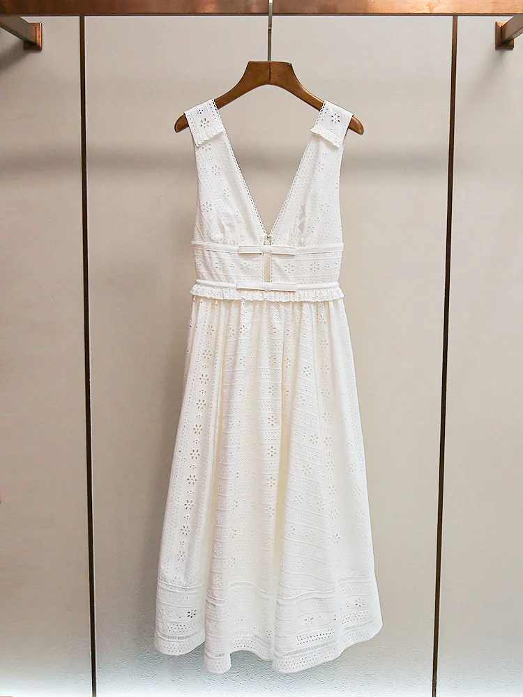 French Champs-style white V-neck lace cutout embroidery long sleeveless dress 2025 Summer new style